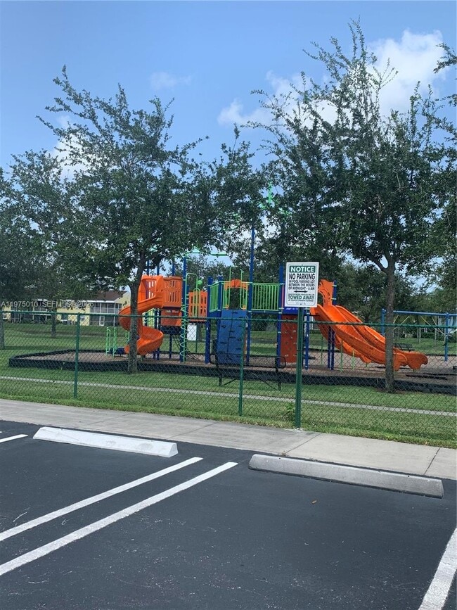 Building Photo - 2211 SE 23rd Rd