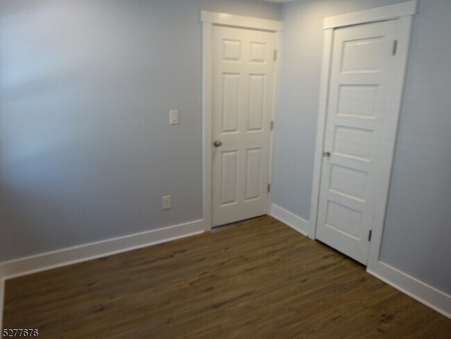 Building Photo - 54 Evergreen Ave