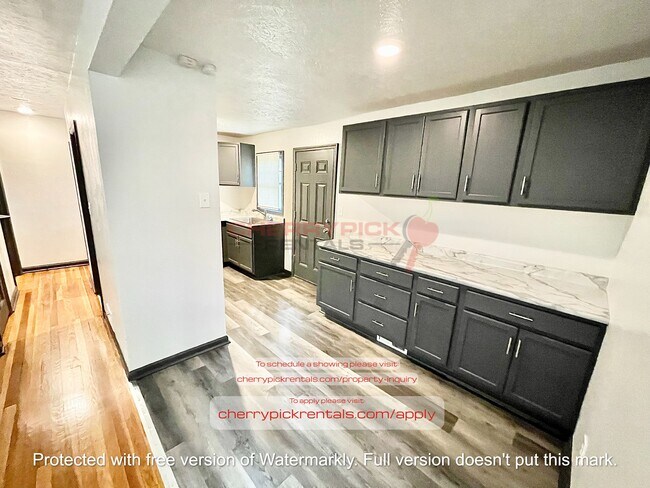 Building Photo - 4242 Pinkney St