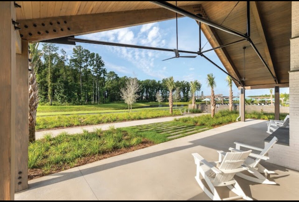 Building Photo - 610 Blueway Ave