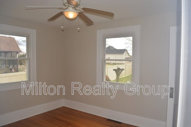 Building Photo - 105 W Lofton St