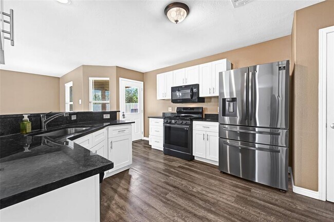 Building Photo - 13218 Ambrosa Dr