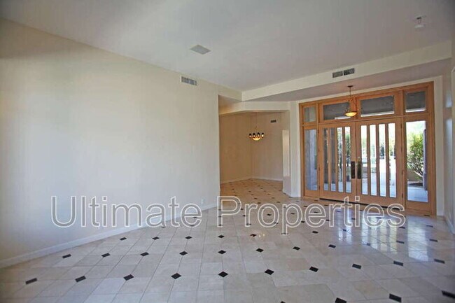 Building Photo - 11050 E Verbena Ln