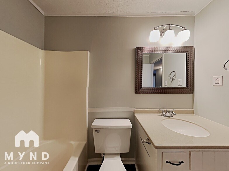 Building Photo - 5967 Shane Cir