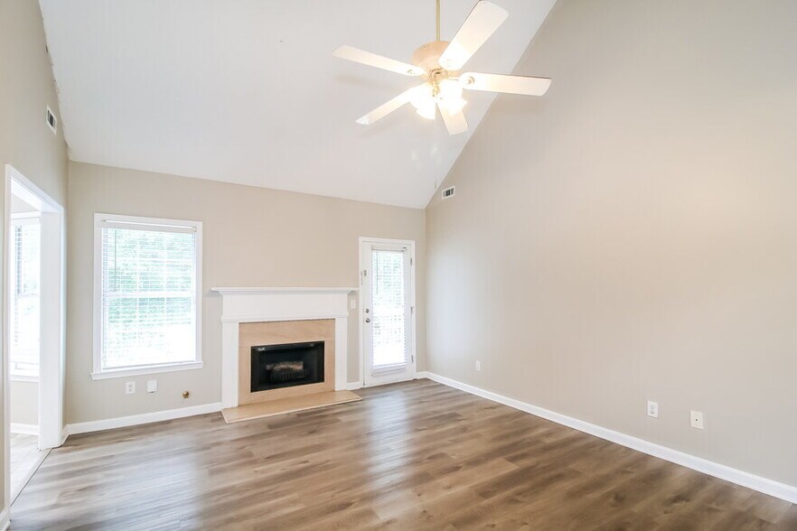 Building Photo - 155 Byington Dr
