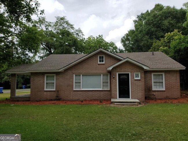 Building Photo - 811 Woodrow Ave