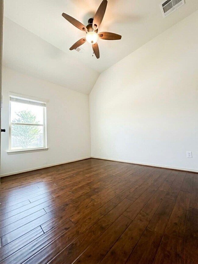 Building Photo - 29011 Powder Ridge Dr