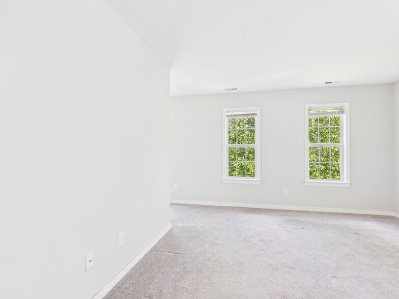 Building Photo - 6911 Staunton Ave