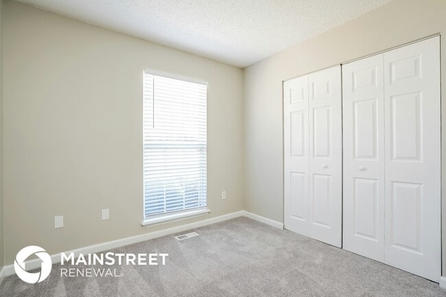 Building Photo - 4105 Summitview Dr