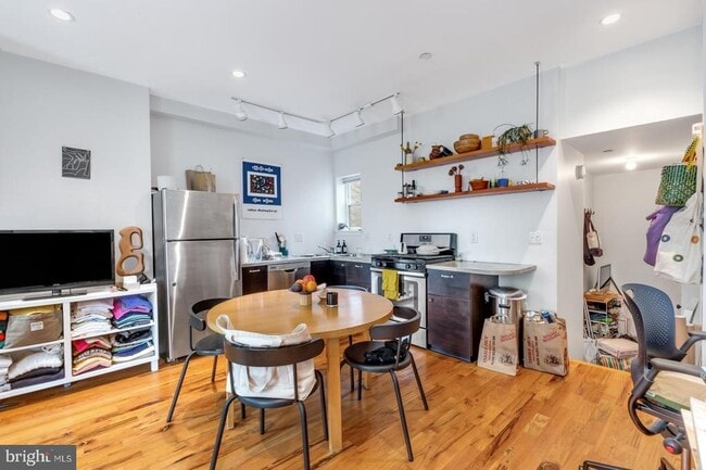 Building Photo - 2049 E Susquehanna Ave