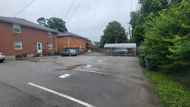Building Photo - 121 McArthur Dr