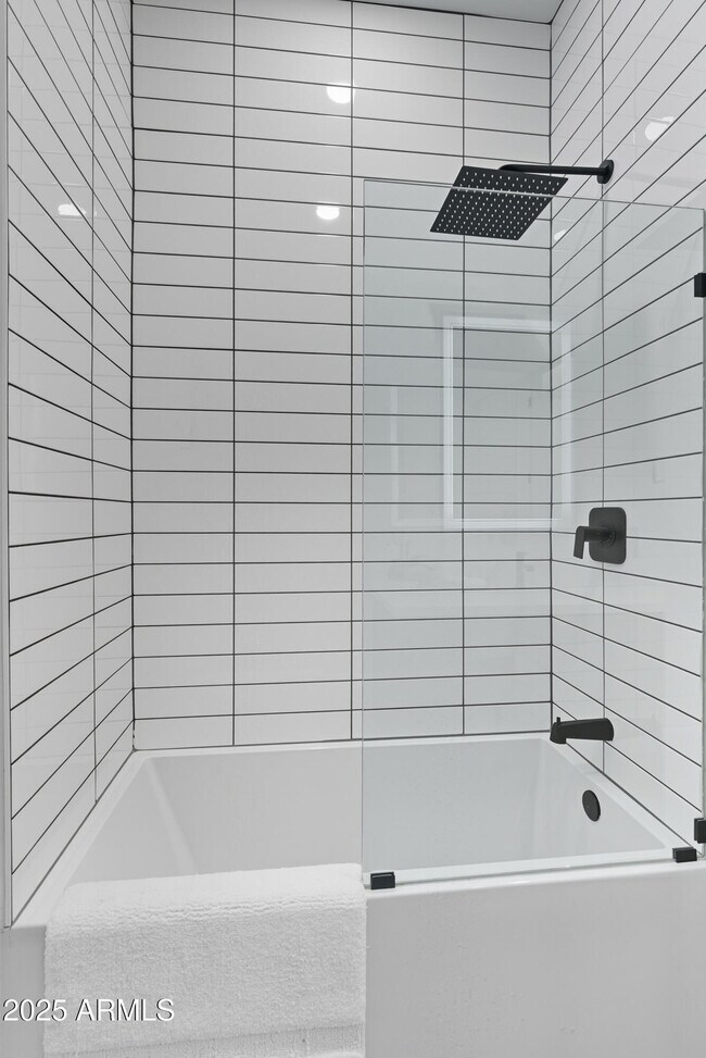 Building Photo - 1501 N Miller Rd