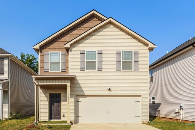 Primary Photo - 1221 Catawba Way