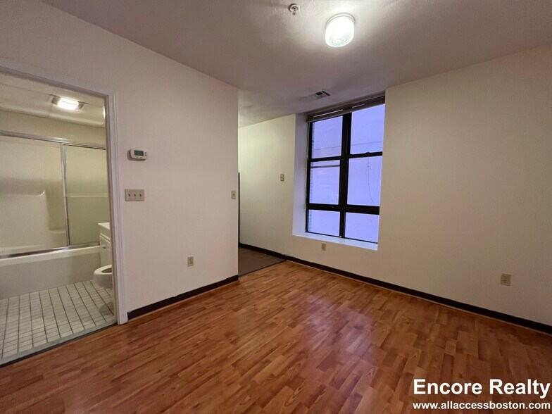 Building Photo - 81 Essex St