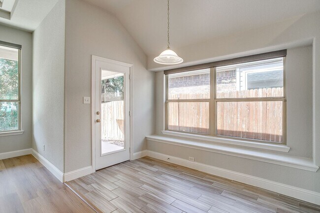 Building Photo - 9737 Rio Frio Trail