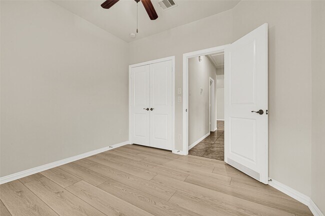 Building Photo - 2414 Willow Fall Ln