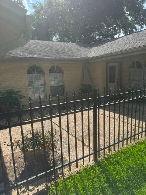 Building Photo - 6026 Coral Ridge Rd