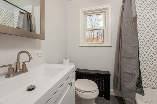 Building Photo - 353 Old Mamaroneck Rd