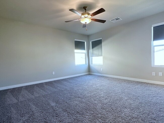 Building Photo - 4bd/2.5bath Single Family Home