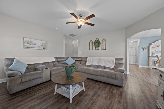 Building Photo - 878 Stormy Gale Ln