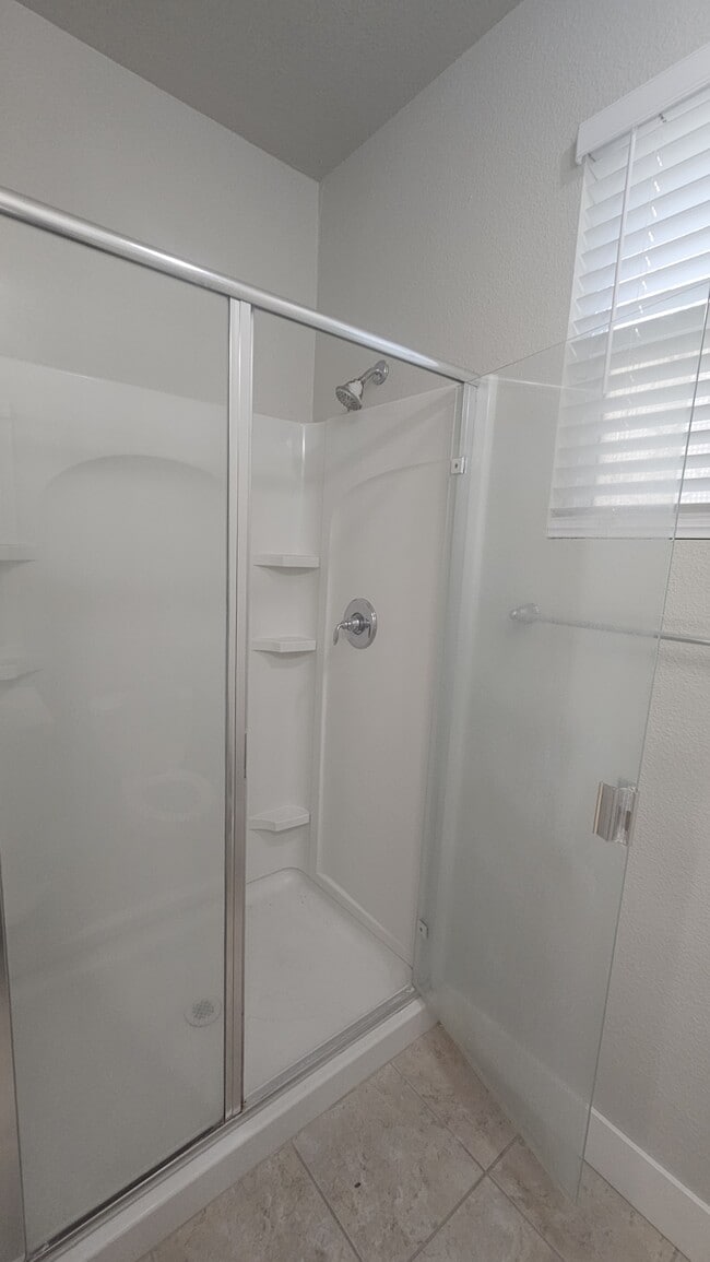 Building Photo - 3157 Rogue River Dr