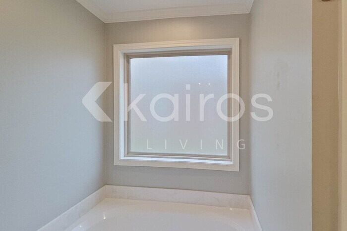 Building Photo - 93 Old Orchard Rd