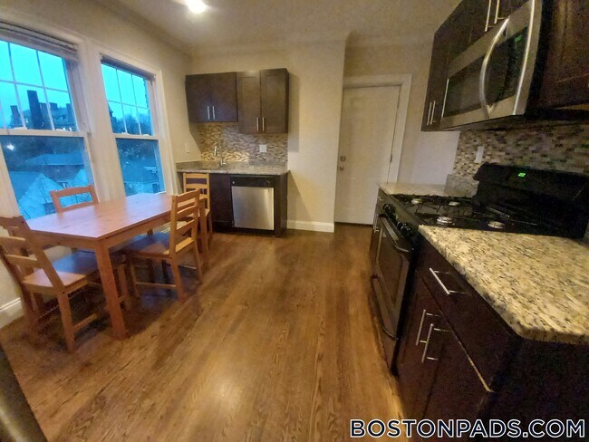 Building Photo - 2971 Washington St