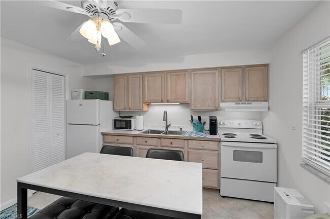 Building Photo - 850 Palm St