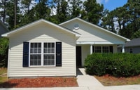 Building Photo - 3 Bedroom, 2 Bath House Available Now on Hillsdale Drive
