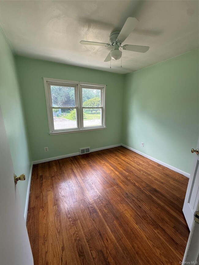 Building Photo - 36 Greenvale Farms Rd