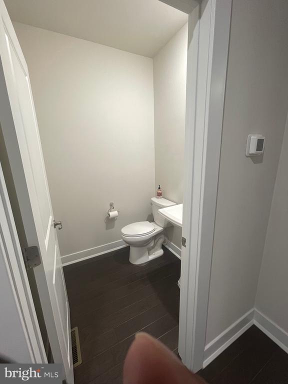 Building Photo - 40 Lochiel Ln