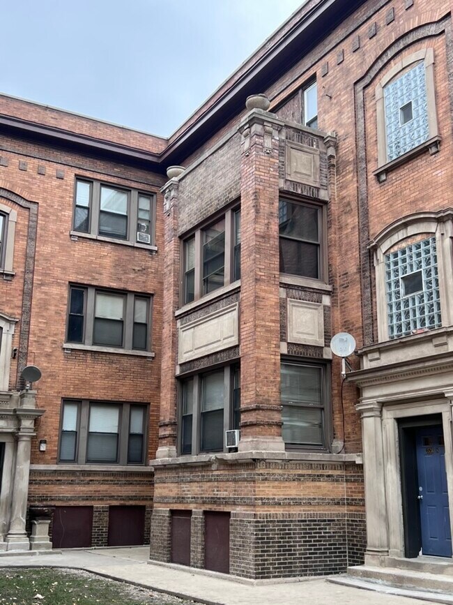 Building Photo - 3538 W Jackson Blvd