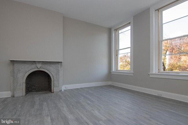 Building Photo - 2117 N Charles St