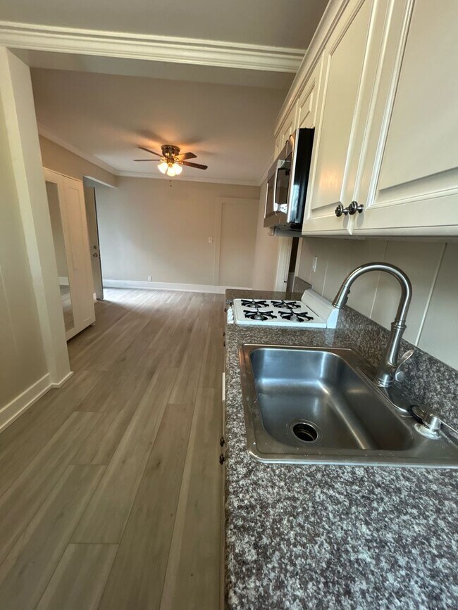 Building Photo - Studio - Downtown Laguna Beach