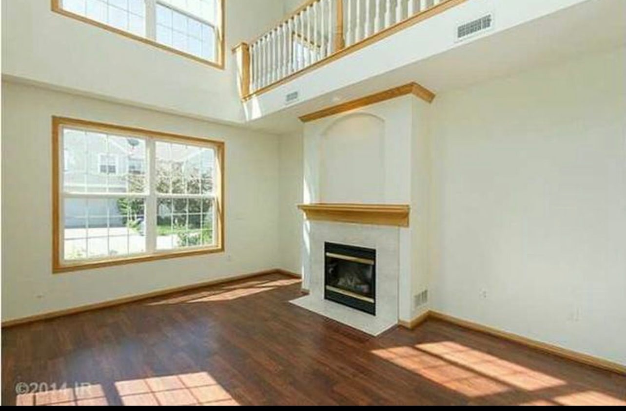 Building Photo - 3923 NE Gardenia Ln