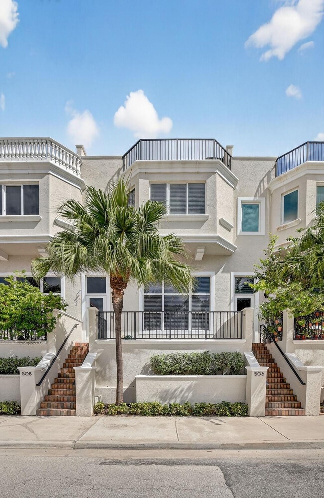 Building Photo - 508 N Birch Rd