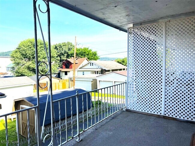 Building Photo - 2201 Pleasant Ave