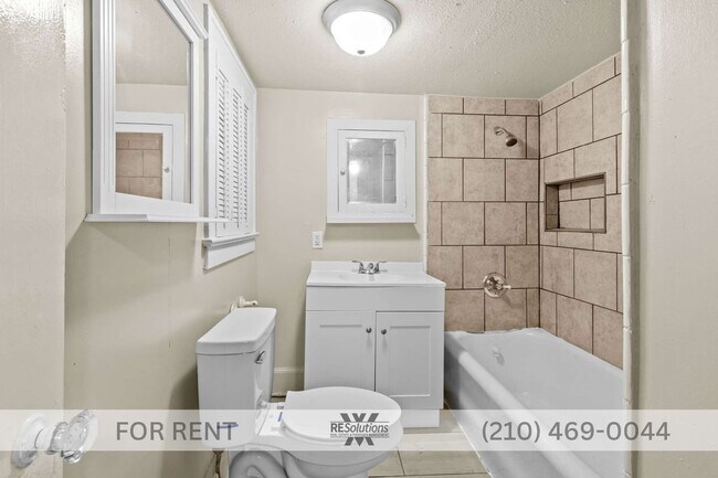 Building Photo - 1618 W Kings Hwy