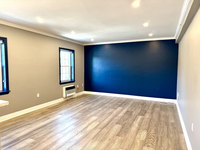 Building Photo - 27-29-29 Commonwealth Ave