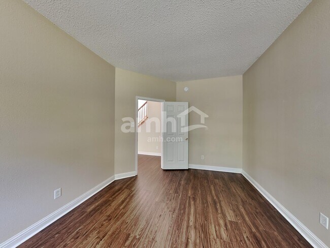 Building Photo - 6737 Amber Springs Way