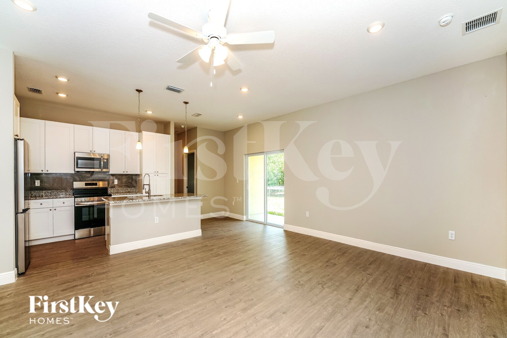 Building Photo - 446 Reading St SE