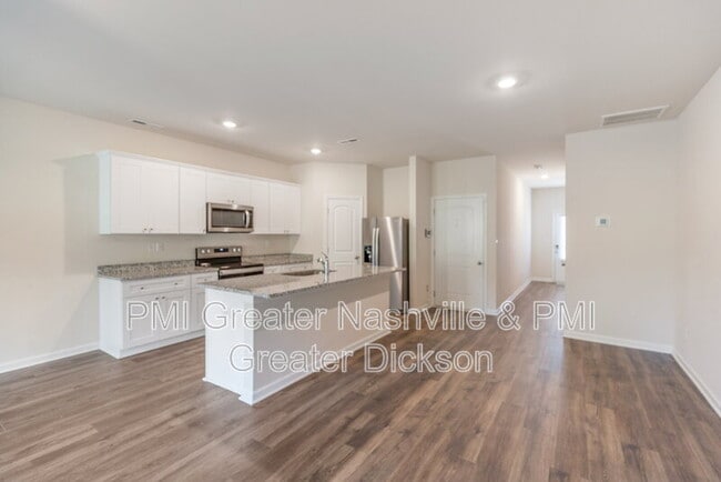 Building Photo - 305 Masters Way