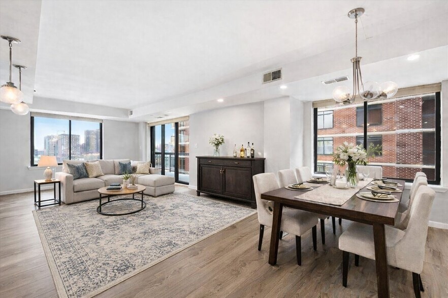 Building Photo - 700 1st St