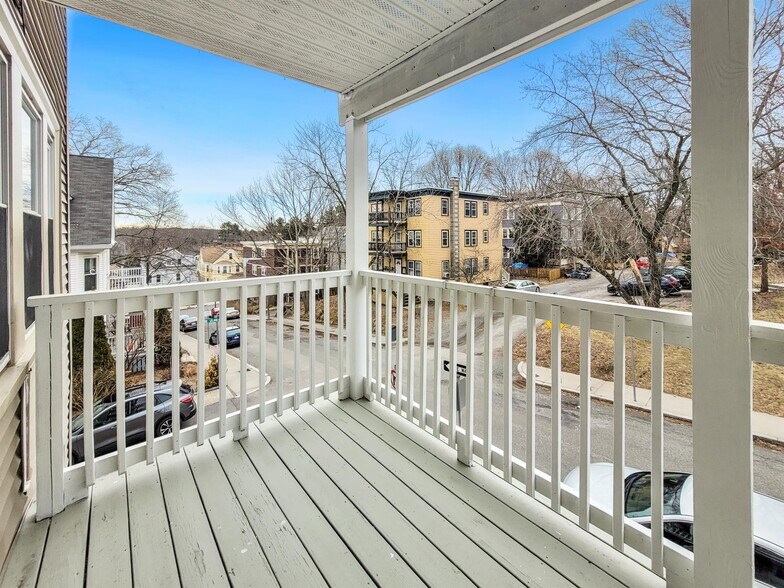 Building Photo - 17 Wachusett St