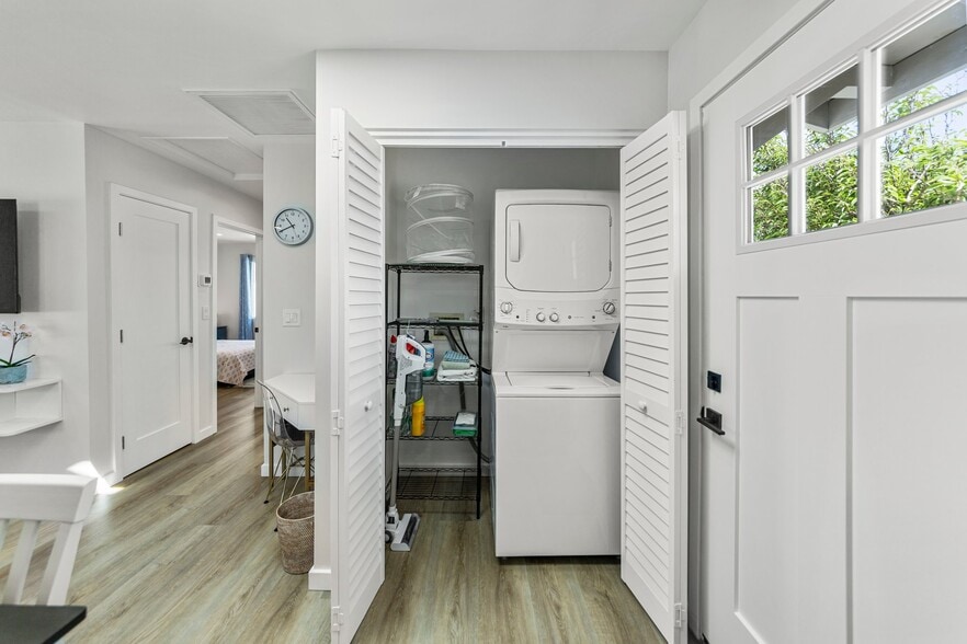 Building Photo - 3021 W 83rd St