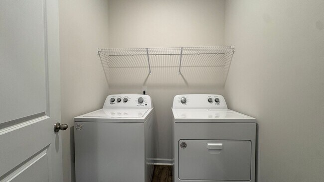 Building Photo - Beautiful 3/2 In Amenity Filled Neighborhood!