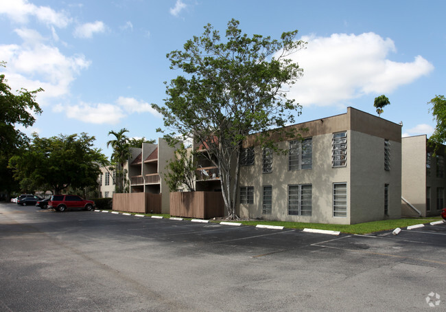 Building Photo - Plantation Meadows Apartments