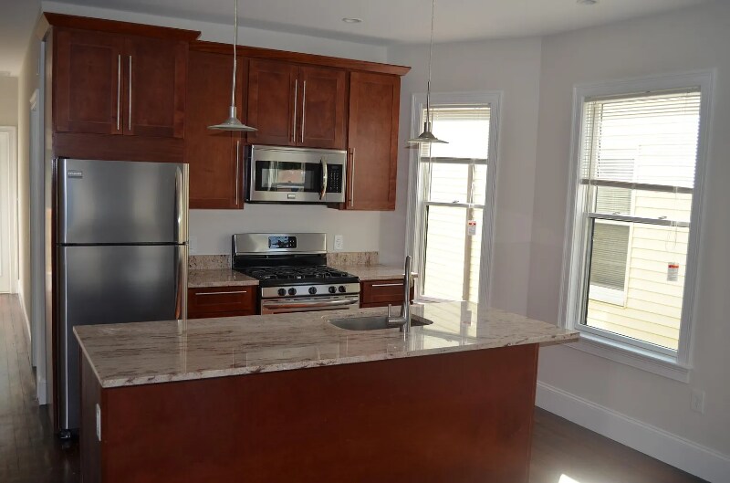 Building Photo - 5 Sudan St