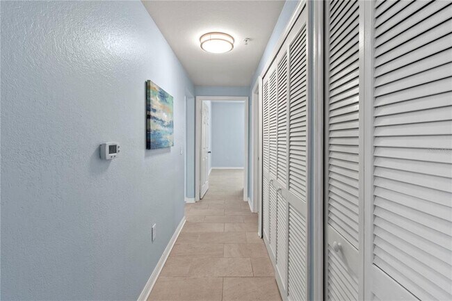 Building Photo - 5560 Rosehill Rd