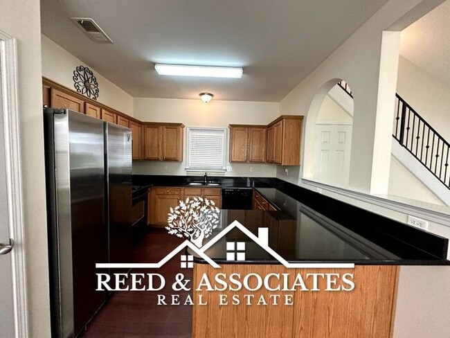 Building Photo - 3 Bedroom in Mud Island!